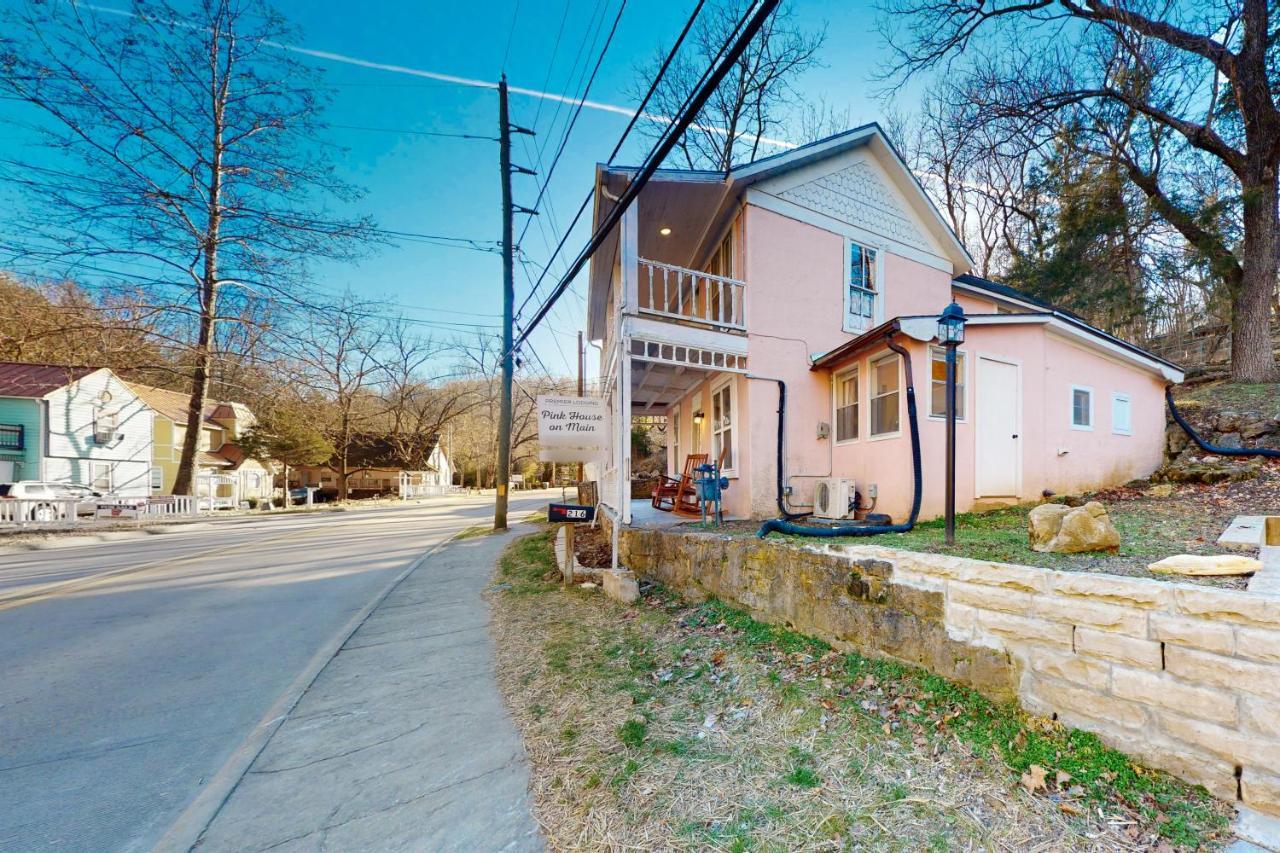 The Pink House On Main - Lower Eureka Springs Buitenkant foto